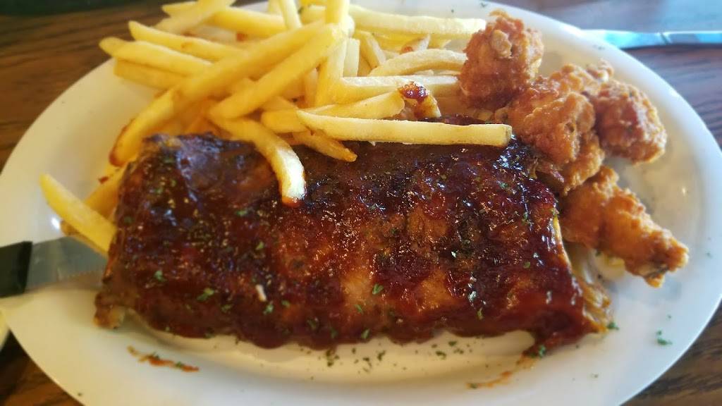 Sugarbush Tavern | restaurant | 19080 E 10 Mile Rd, Eastpointe, MI 48021, USA | 5867711900 OR +1 586-771-1900