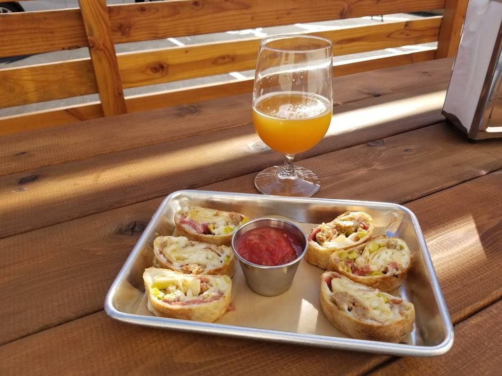 Oddwood Ales | restaurant | 5703, 3108 Manor Rd, Austin, TX 78723, USA | 5122200612 OR +1 512-220-0612