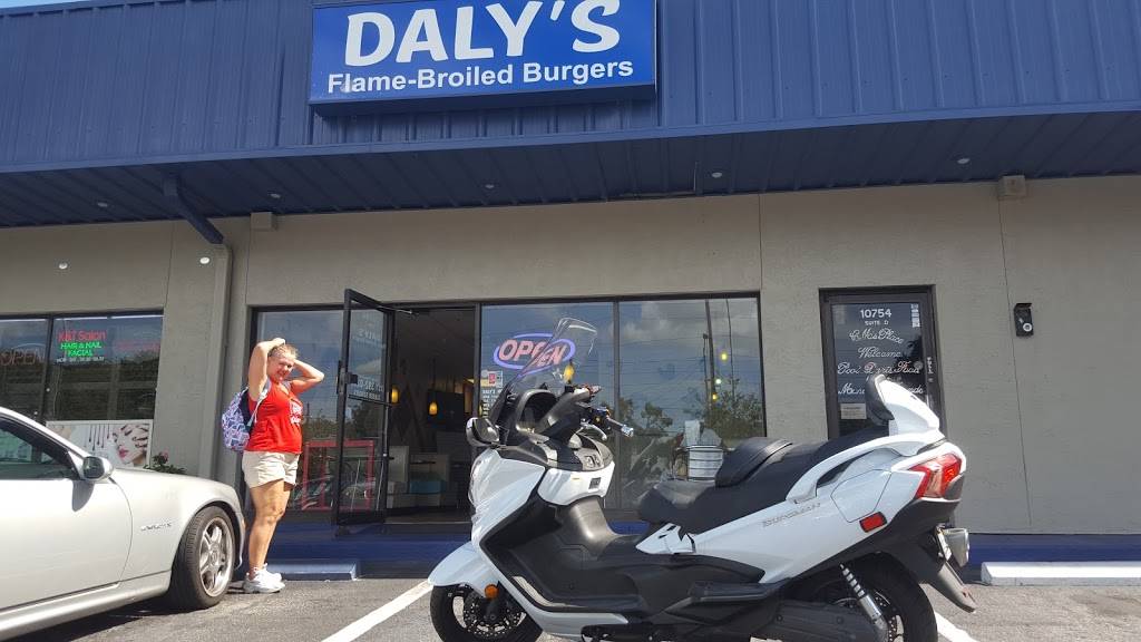 Dalys Flame Broiled Burgers | restaurant | 10754 70th Ave, Seminole, FL 33772, USA | 7273920200 OR +1 727-392-0200