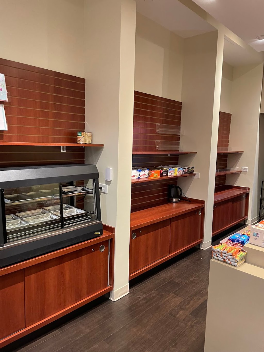 Evergreen Newsstand | restaurant | 3414 Peachtree Rd NE #117, Atlanta, GA 30326, USA | 4045002482 OR +1 404-500-2482