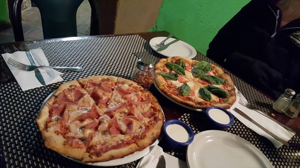 Bahia Cantiles | restaurant | Km 43 Carretera Libre, Puerto Nuevo, 22716 Playas de Rosarito, B.C., Mexico | 016616132043 OR +52 661 613 2043