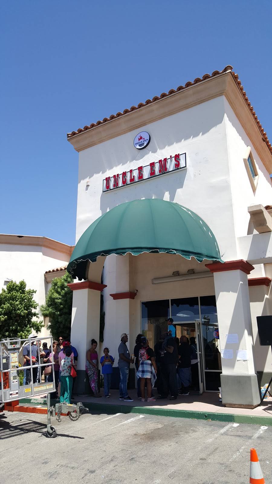 Uncle Ems Southern Smokehouse | restaurant | 23100 Alessandro Blvd Suite G, Moreno Valley, CA 92553, USA | 9518881370 OR +1 951-888-1370