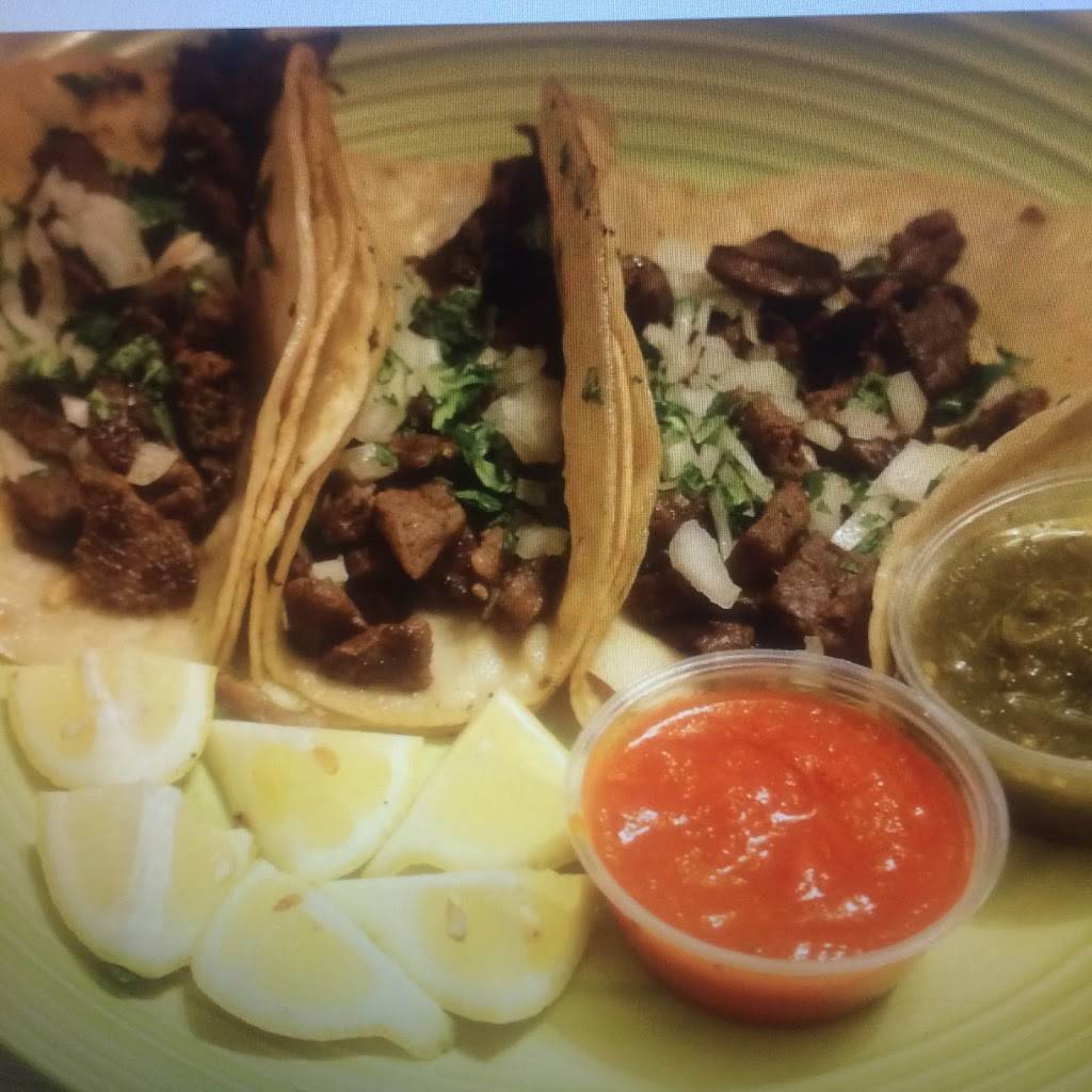 Julios Gourmet Food Truck | restaurant | 131 Webster Ave, Providence, RI 02909, USA | 4014184760 OR +1 401-418-4760