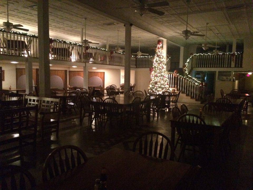 Samuels on the Square | restaurant | 117 N Court Square, Waverly, TN 37185, USA | 9312967877 OR +1 931-296-7877