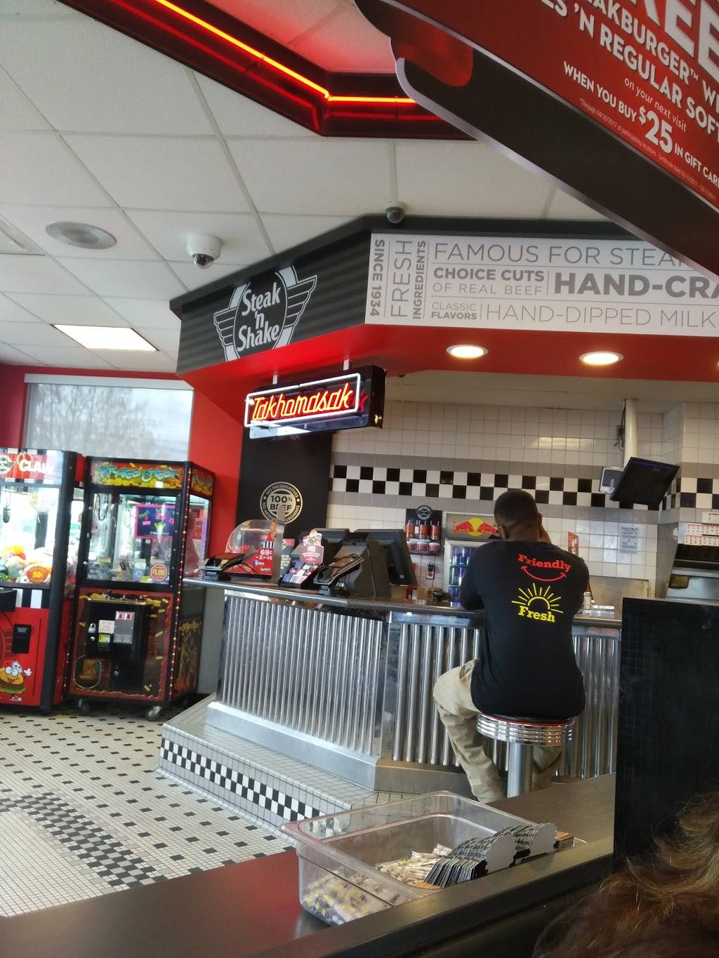 Steak n Shake | restaurant | 4913 Dixie Hwy, Louisville, KY 40216, USA | 5024484400 OR +1 502-448-4400