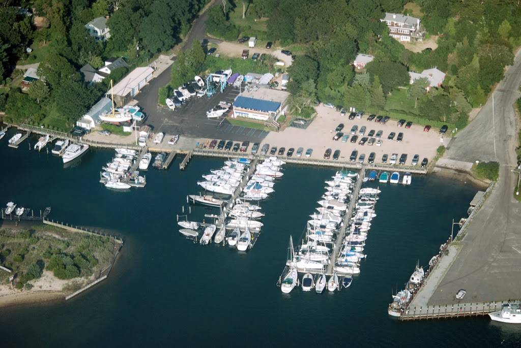 Harbor Marina of East Hampton | restaurant | 423 Three Mile Harbor Hog Creek Rd, 39 Gann Rd, East Hampton, NY 11937, USA | 6313245666 OR +1 631-324-5666