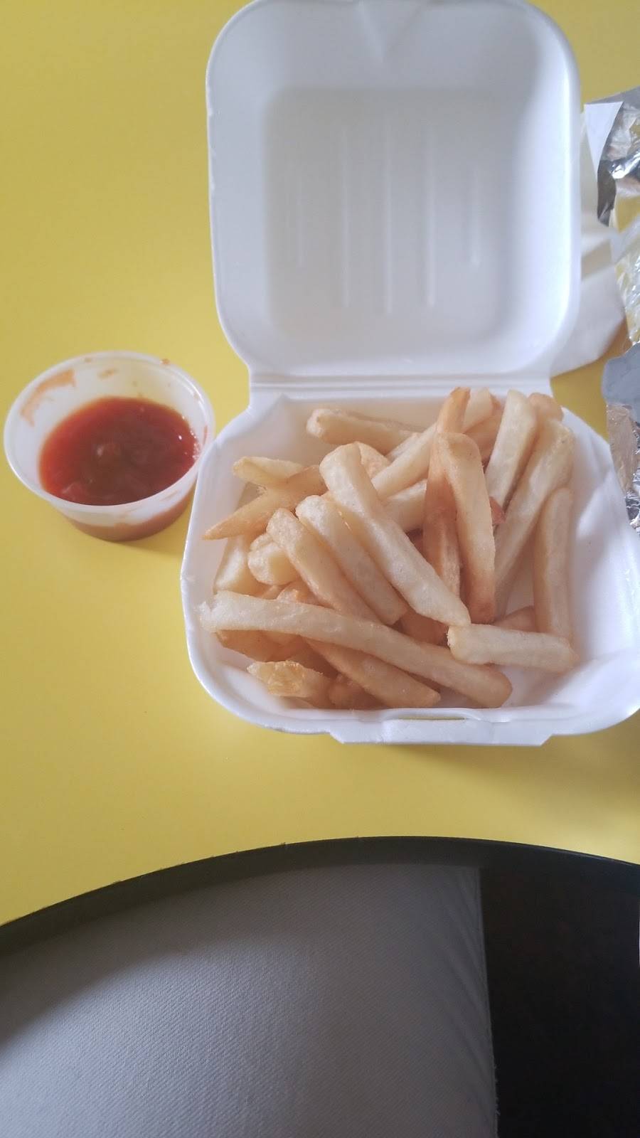 Eds Pizza House | meal delivery | 5022 Wayne Ave, Philadelphia, PA 19144, USA | 2158495588 OR +1 215-849-5588