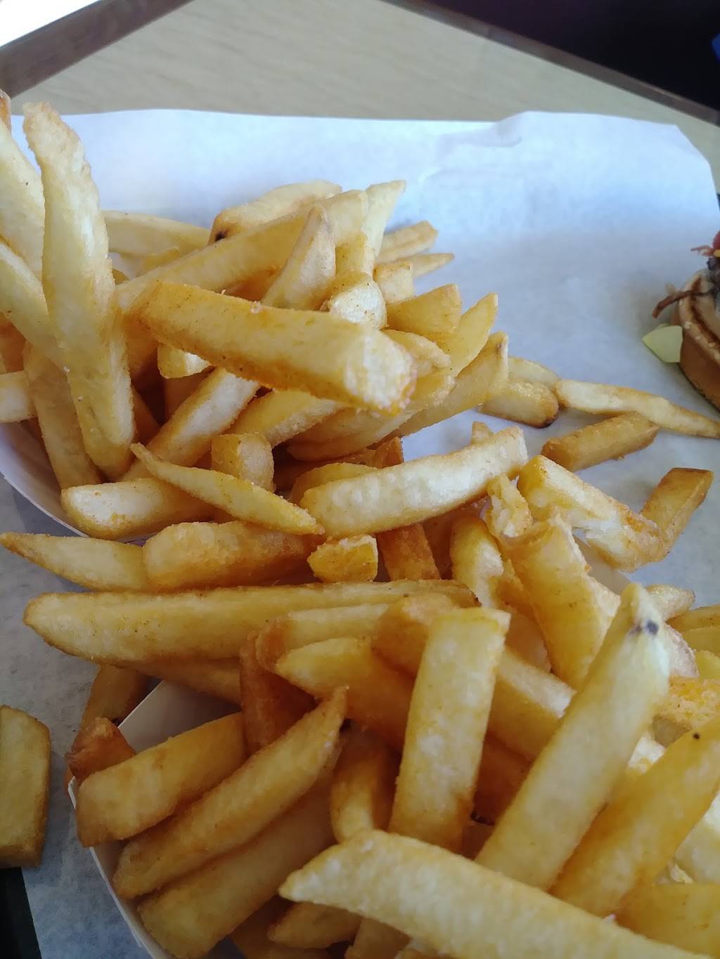 Queens Burgers | restaurant | 6705 Foothill Blvd, Tujunga, CA 91042, USA | 8183532495 OR +1 818-353-2495