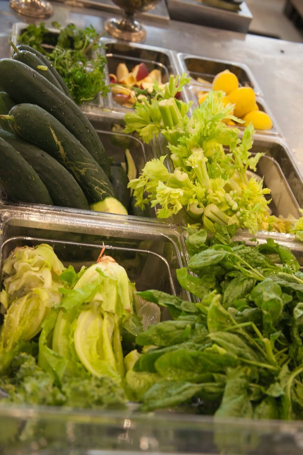 Blend Juice Bar | restaurant | 320 W Coleman Blvd Ste E, Mt Pleasant, SC 29464, USA | 8438846161 OR +1 843-884-6161