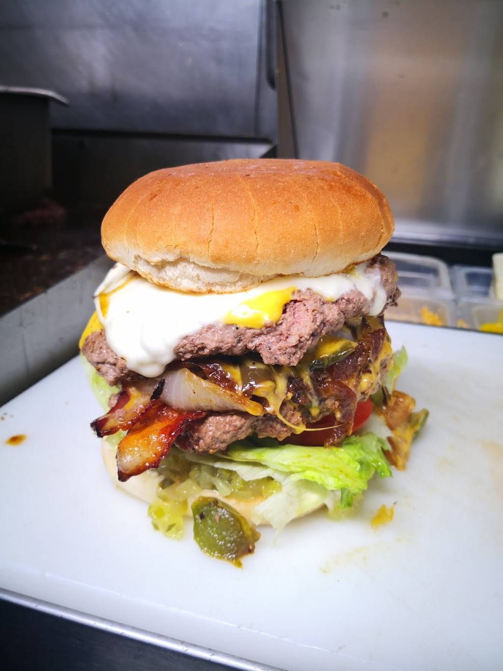 Navajo Burger (W/menu) | restaurant | 7028 Navajo Trail, Fort Worth, TX 76135, USA | 8172379992 OR +1 817-237-9992