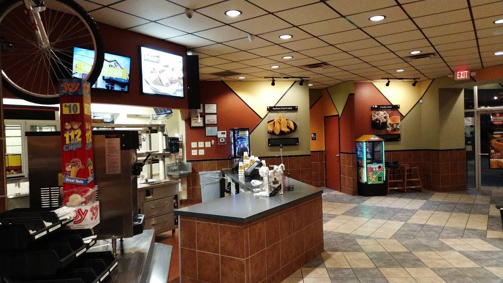 Golden Chick | meal takeaway | 3071 W Northwest Hwy, Dallas, TX 75220, USA | 4696201350 OR +1 469-620-1350