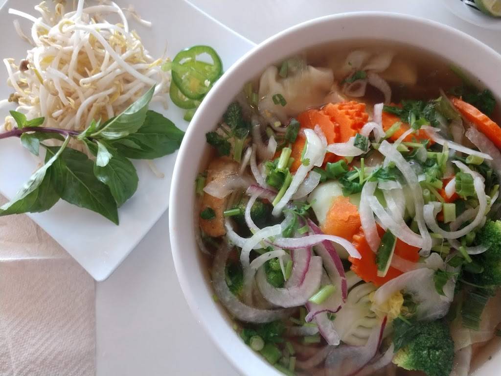 Pho Please | restaurant | 1920 E Riverside Dr, Austin, TX 78741, USA | 5123549779 OR +1 512-354-9779
