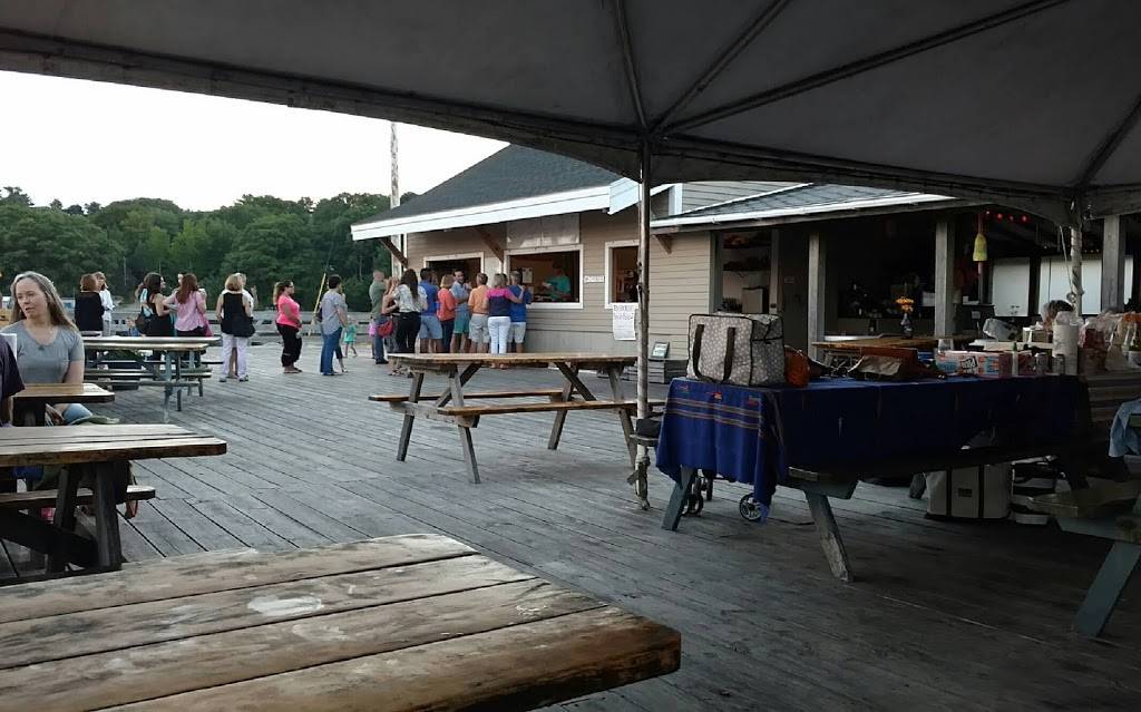 Muscongus Bay Lobster | restaurant | 28 Landing Road, Round Pond, ME 04564, USA | 2075295528 OR +1 207-529-5528