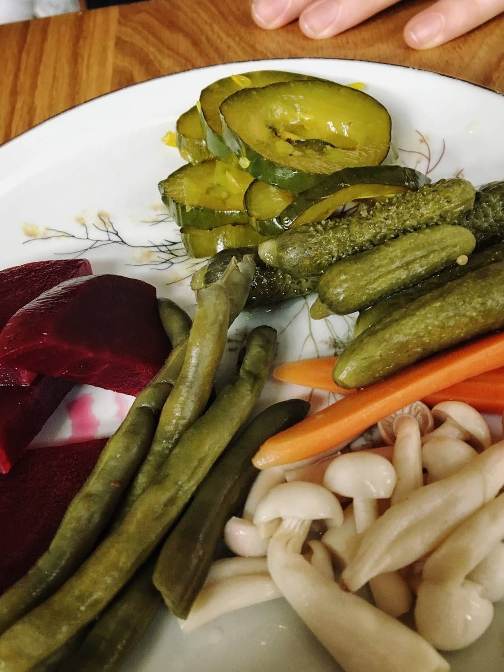 Whitfield | restaurant | 120 S Whitfield St, Pittsburgh, PA 15206, USA | 4126263090 OR +1 412-626-3090