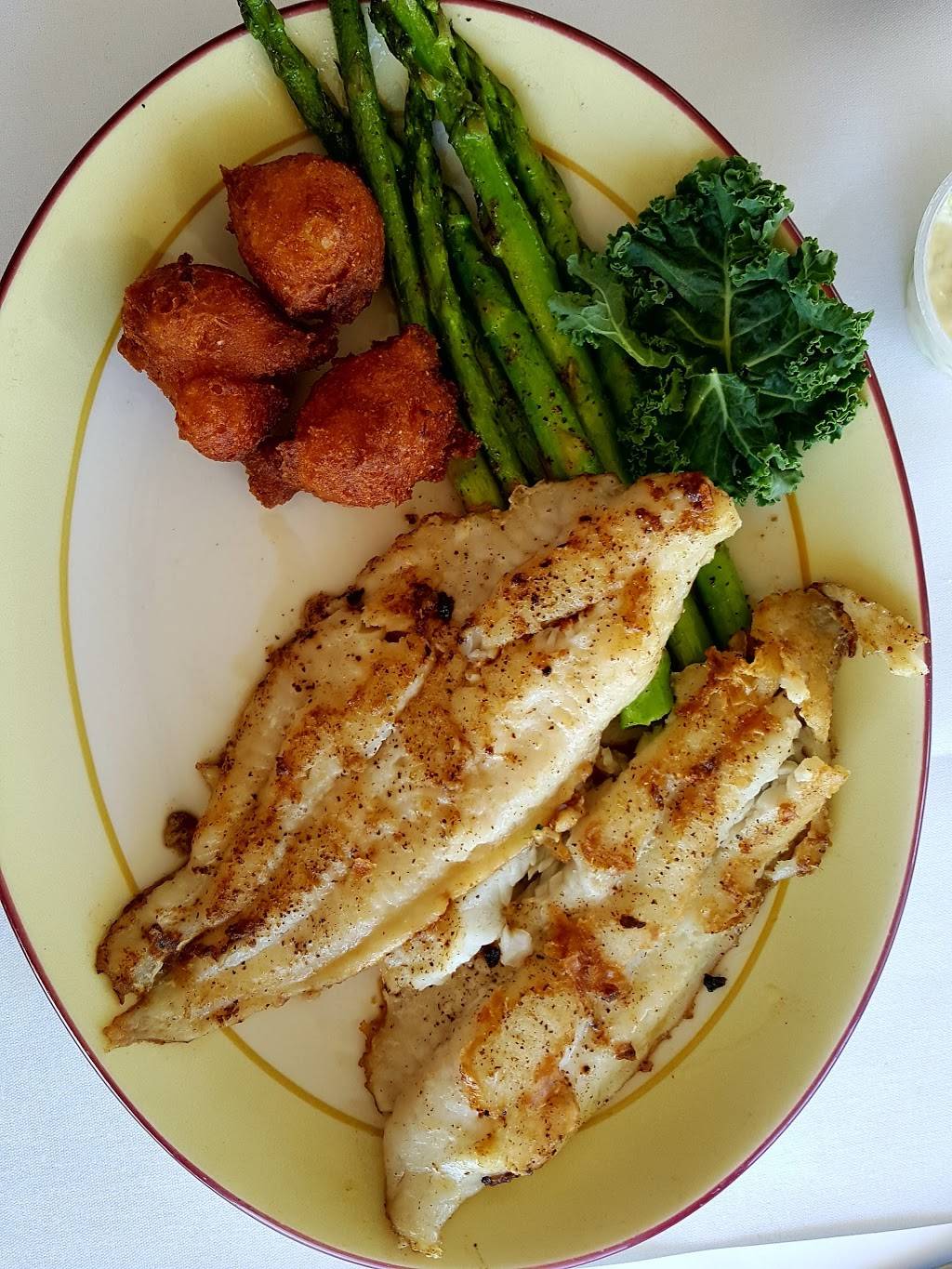 River Heights Restaurant | restaurant | 935 Riverside Ln, Crump, TN 38327, USA | 7316324484 OR +1 731-632-4484