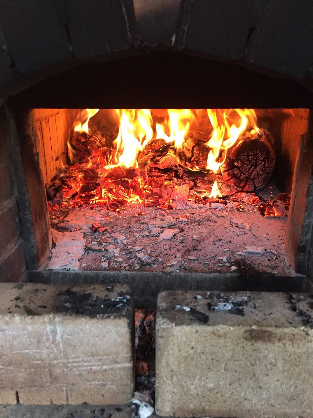 The Stone Hearth & Manor House Kitchen | restaurant | 2627 Old Forest Rd, Lynchburg, VA 24501, USA | 4342772295 OR +1 434-277-2295