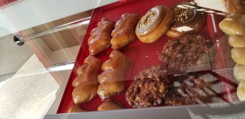 Superbly Donuts. | bakery | 271 US-412, Siloam Springs, AR 72761, USA | 4793736313 OR +1 479-373-6313