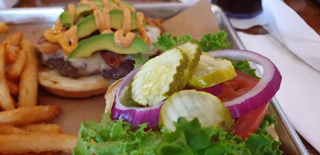 Shark Shack Beach Bar & Grill | restaurant | 2402 Strand St, Galveston, TX 77550, USA | 4094972006 OR +1 409-497-2006