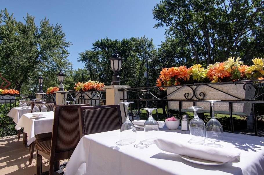 Olivo | restaurant | 269 Boulevard de lAnge-Gardien, LAssomption, QC J5W 1R8, Canada | 4505897474 OR +1 450-589-7474