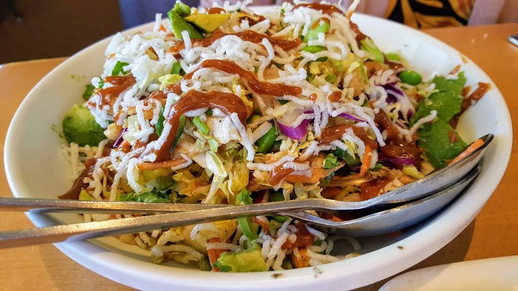 California Pizza Kitchen | restaurant | 5614 Bay St Suite 244, Emeryville, CA 94608, USA | 5106540750 OR +1 510-654-0750