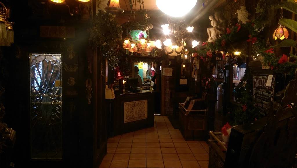 Gullivers | restaurant | 1805 Howard St, Evanston, IL 60202, USA | 7733382166 OR +1 773-338-2166