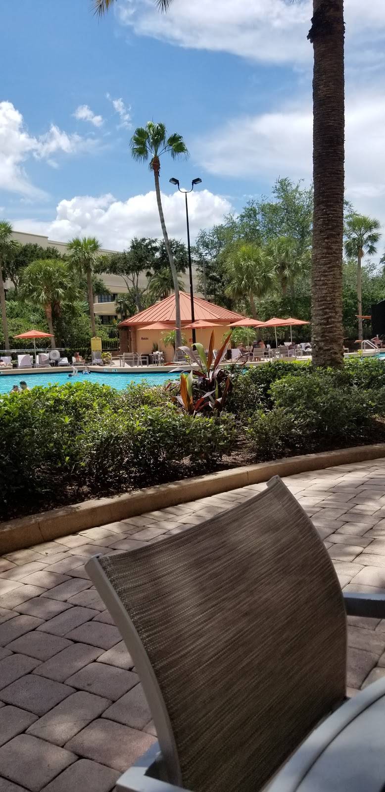 Everglades Restaurant | restaurant | 9840 International Dr, Orlando, FL 32819, USA | 4079962385 OR +1 407-996-2385