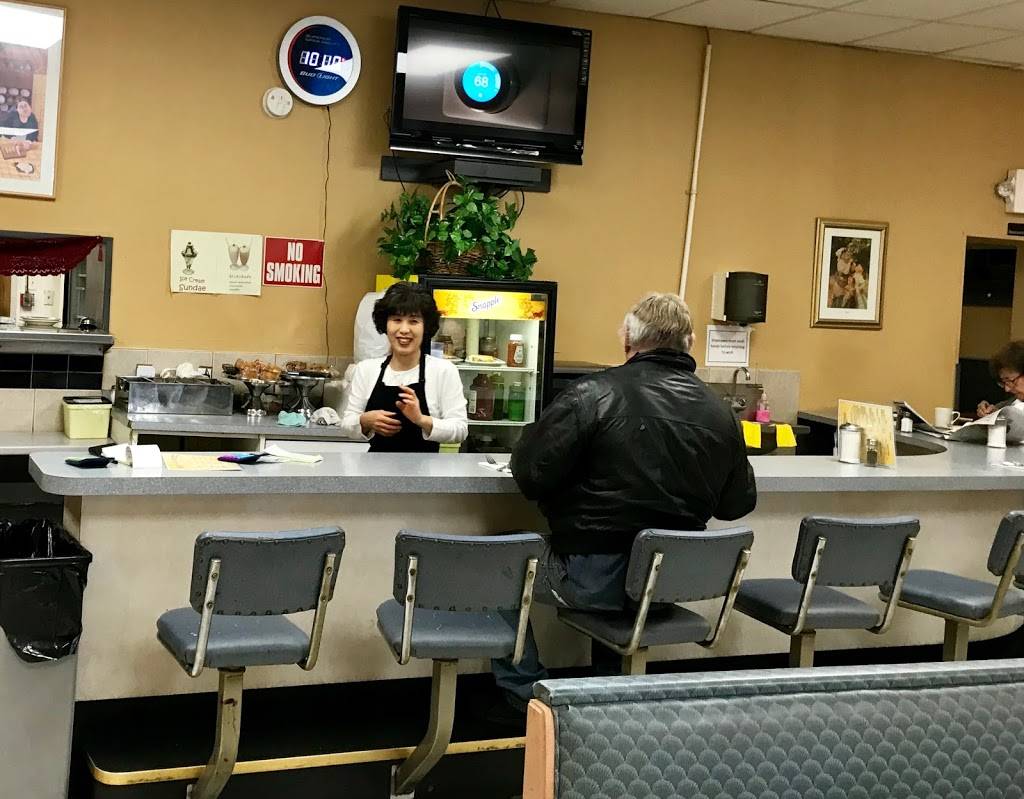 Manoa Diner & Deli | restaurant | 1305 West Chester Pike # 5, Havertown, PA 19083, USA | 6104495400 OR +1 610-449-5400