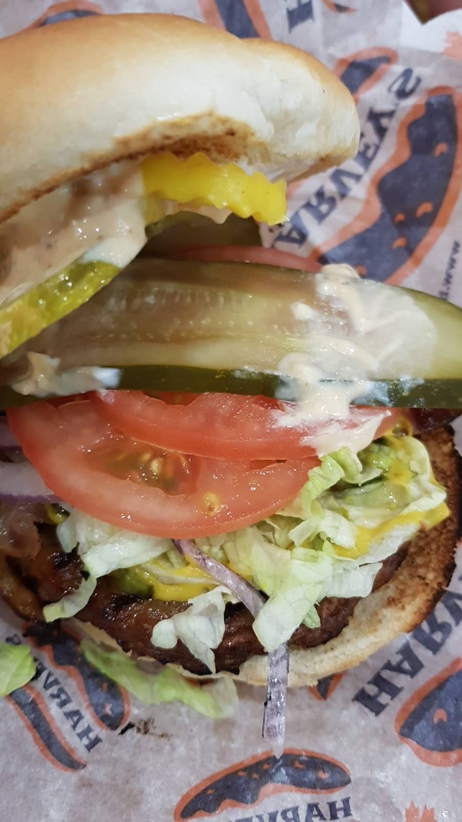 Harveys | restaurant | 5935 Boulevard Robert-Bourassa, Laval, QC H7E 0A4, Canada | 4506650033 OR +1 450-665-0033