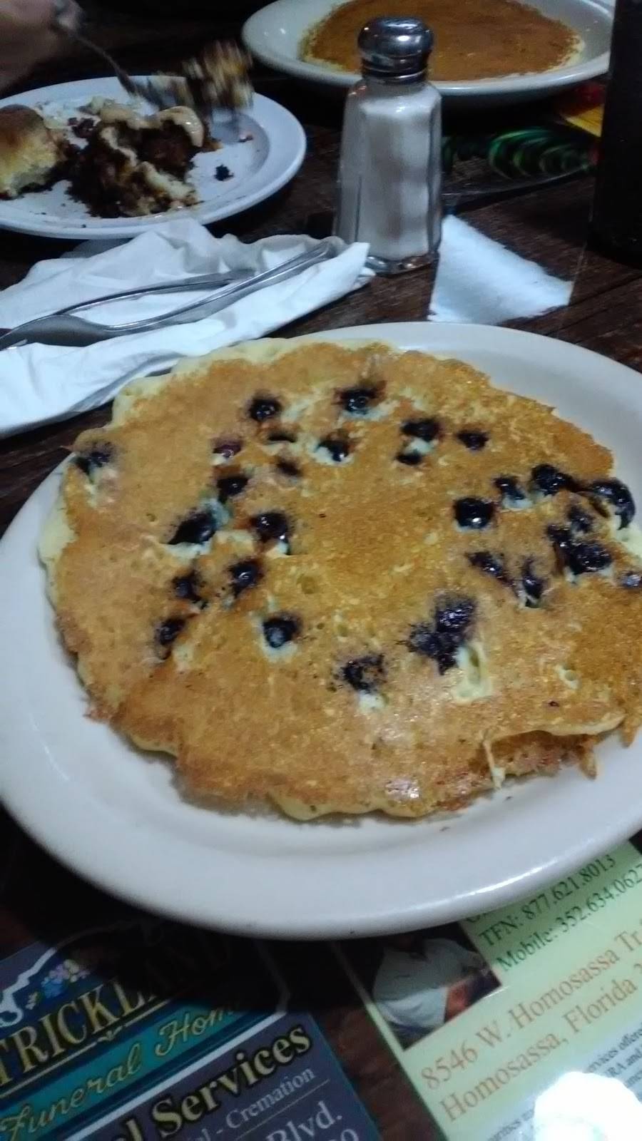 Mama Sallys | restaurant | 2010 SE US Hwy 19, Crystal River, FL 34429, USA | 3527943028 OR +1 352-794-3028