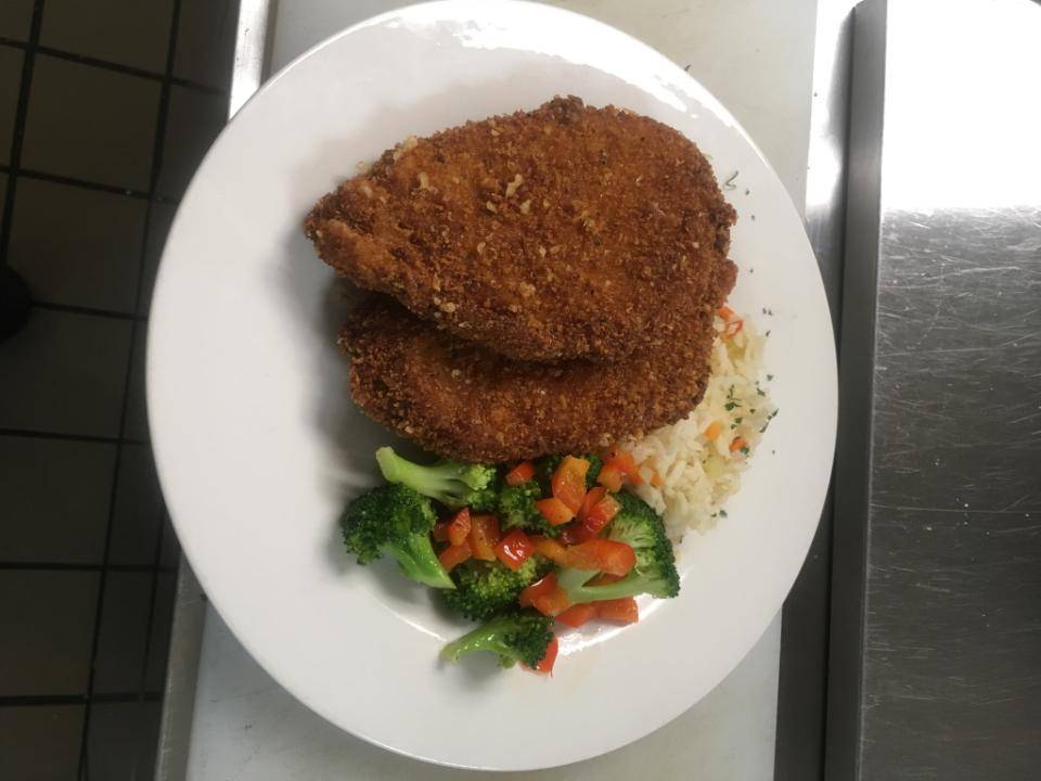 Mountain Tap Bar & Grill | restaurant | 1901 Youngfield St #101, Golden, CO 80401, USA | 7206895972 OR +1 720-689-5972