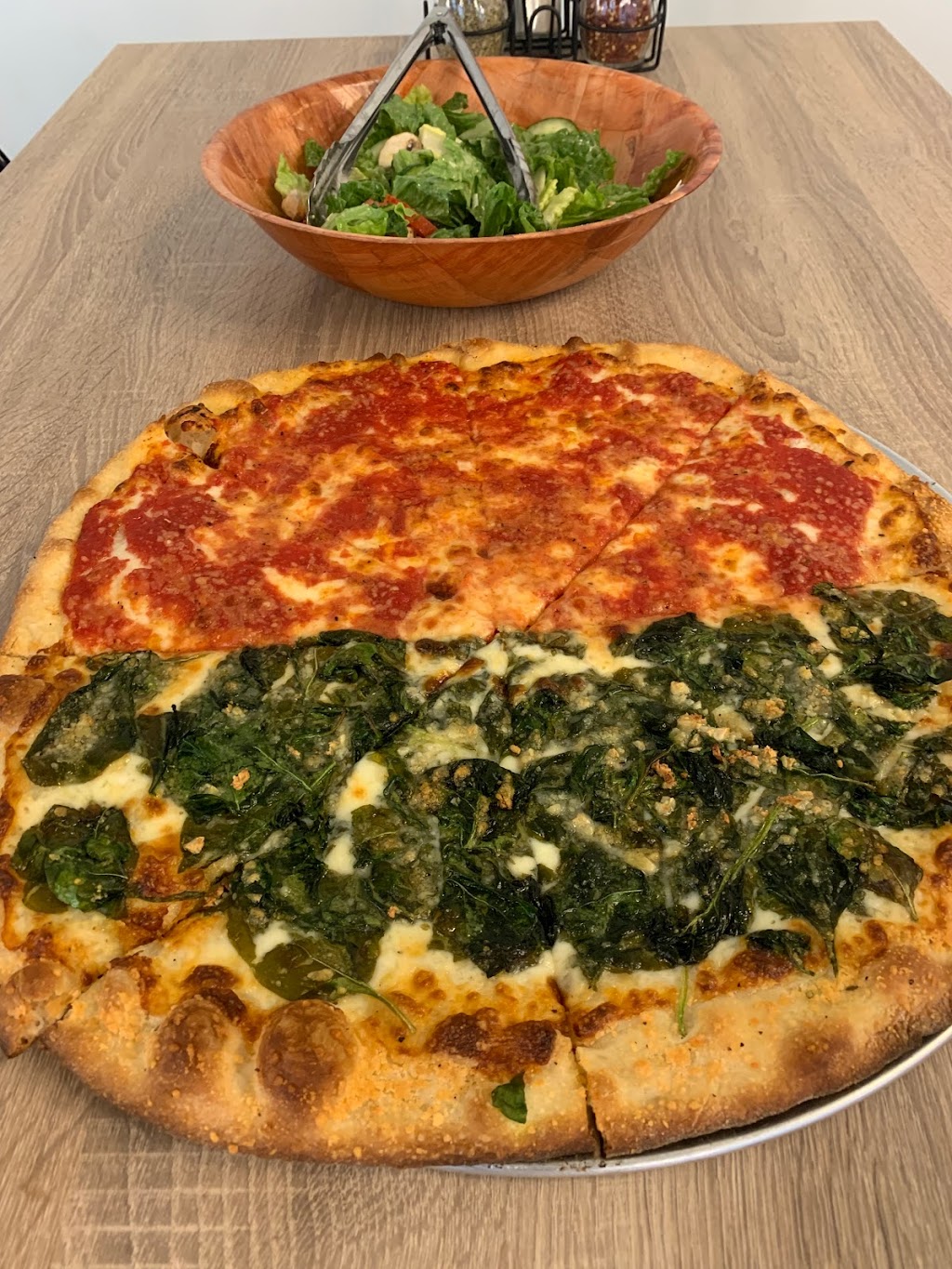 Vinces Pizzeria of Fishtown | restaurant | 965 Frankford Ave, Philadelphia, PA 19125, USA | 2156609800 OR +1 215-660-9800