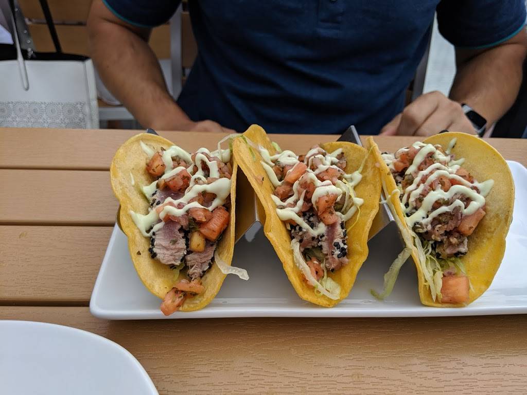 Boca Oyster Bar | restaurant | 10 E Main St, Bridgeport, CT 06608, USA | 2036124848 OR +1 203-612-4848