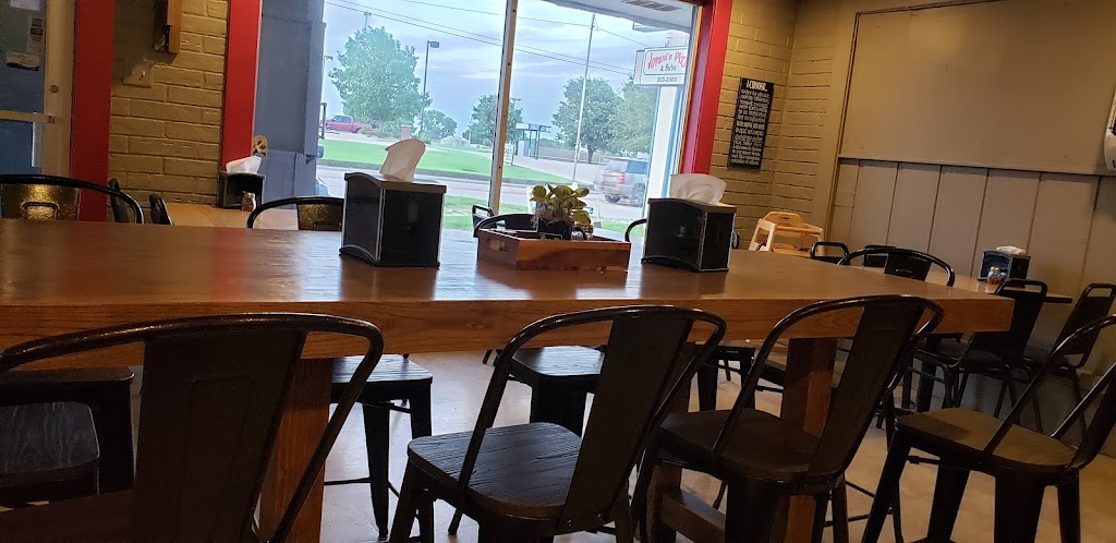 Jovanis Pizza & Subs | restaurant | 1325 W Doolin Ave, Blackwell, OK 74631, USA | 5803632600 OR +1 580-363-2600