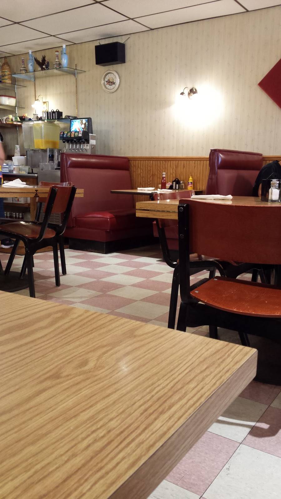 Dinos Restaurant | restaurant | 103 S State St, Marengo, IL 60152, USA | 8155683466 OR +1 815-568-3466