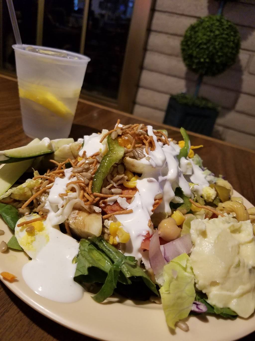 Pizza Chalet & Johnnies Broasted Chicken | restaurant | 34299 Yucaipa Blvd, Yucaipa, CA 92399, USA | 9097975176 OR +1 909-797-5176