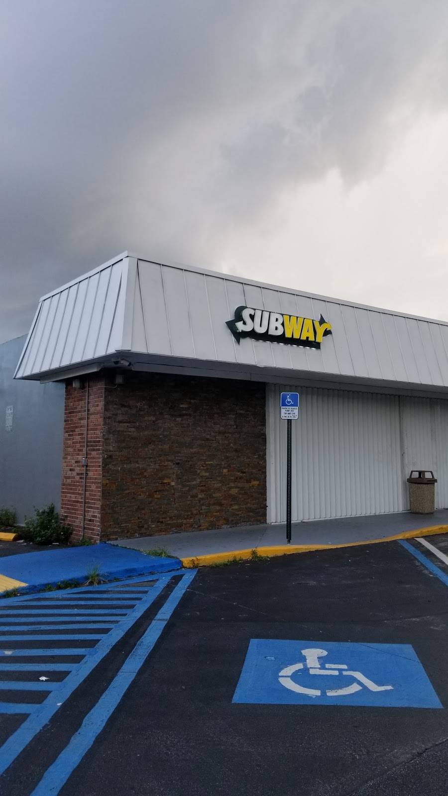 Subway | restaurant | 7811 W Sample Rd, Coral Springs, FL 33065, USA | 9547535895 OR +1 954-753-5895