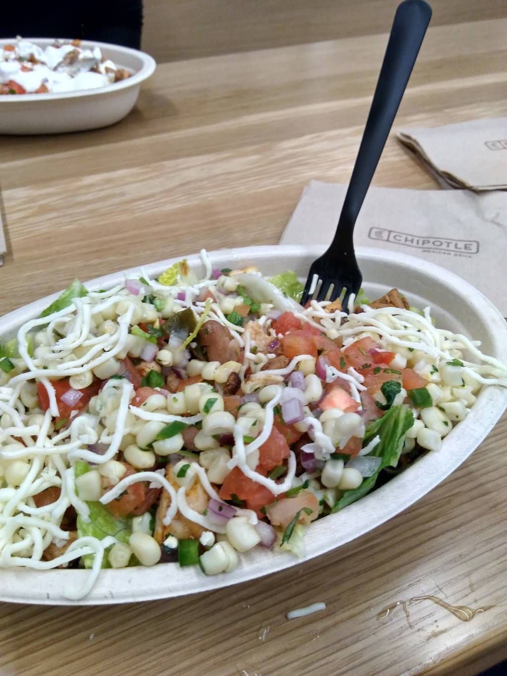 Chipotle Mexican Grill | restaurant | 367 N Service Rd, Patchogue, NY 11772, USA | 6312891937 OR +1 631-289-1937