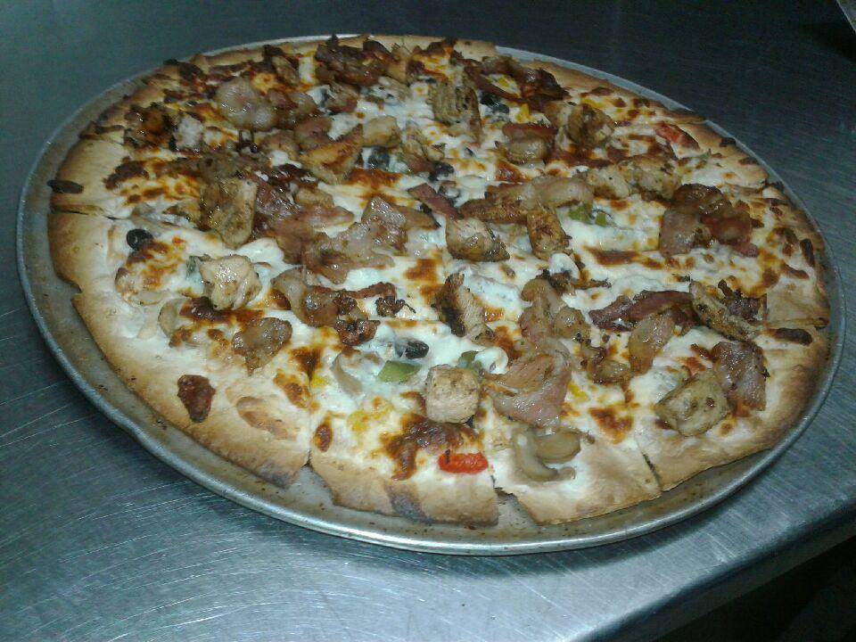 The Office Bar & Grill | restaurant | 5986 E, IL-17, Kankakee, IL 60901, USA | 8159379757 OR +1 815-937-9757