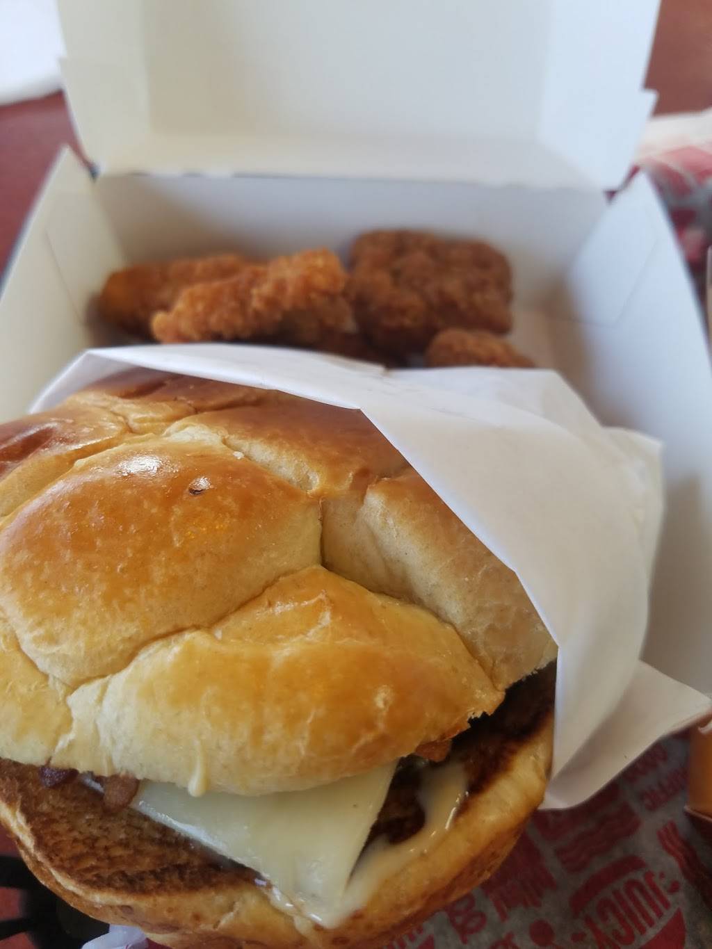 Jack in the Box | restaurant | 7120 S Broadway, Los Angeles, CA 90003, USA | 3237515083 OR +1 323-751-5083