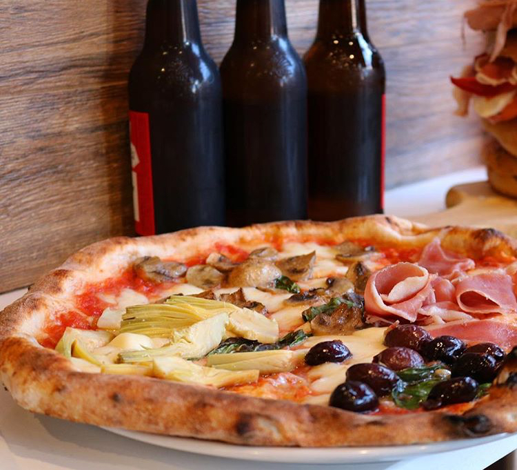 Rinas Pizzeria & Cafe | restaurant | 371 Hanover St, Boston, MA 02113, USA | 6174565700 OR +1 617-456-5700