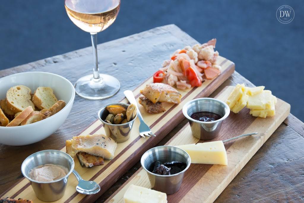 Pigeon Cove Tavern | night club | 1 Cathedral Ave, Rockport, MA 01966, USA | 9785466321 OR +1 978-546-6321