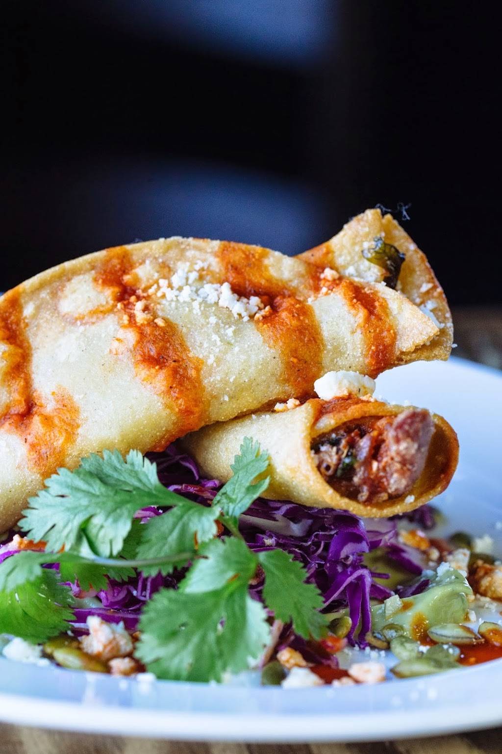 Victor Hugos Dining and Bar | restaurant | 1303, 1115 N Beckley Ave, Dallas, TX 75203, USA | 2142386797 OR +1 214-238-6797