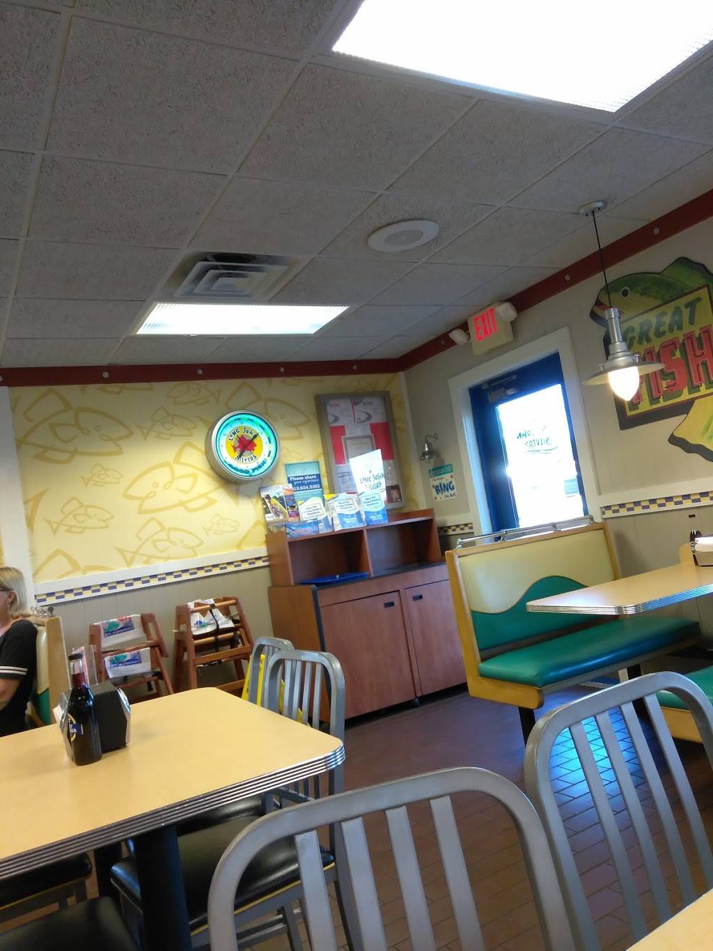 Long John Silvers | restaurant | 2805 Calumet Ave, Valparaiso, IN 46383, USA | 2194647592 OR +1 219-464-7592