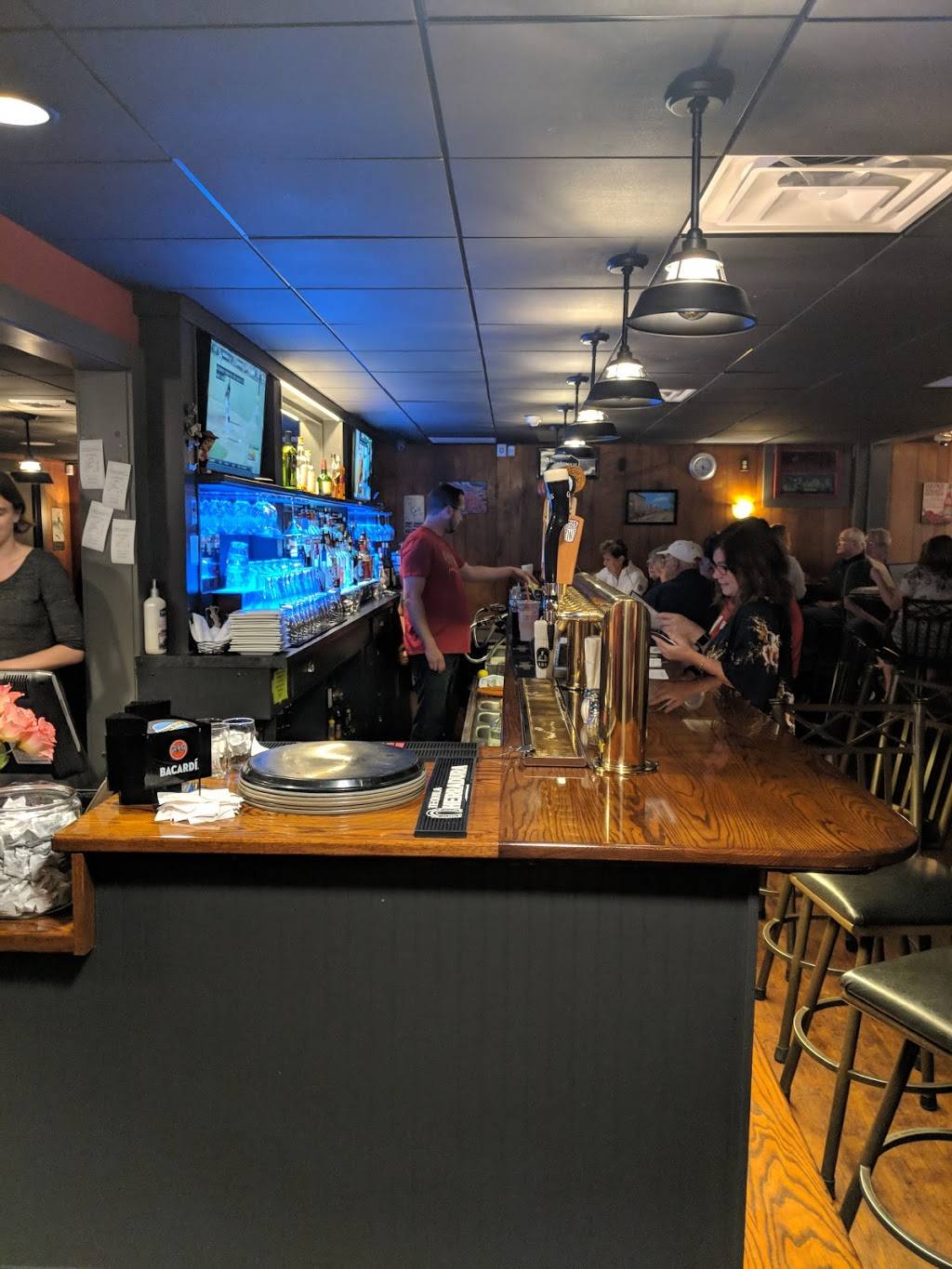 Robertos Restaurant | restaurant | 223 Pleasant St, Northampton, MA 01060, USA | 4135840204 OR +1 413-584-0204