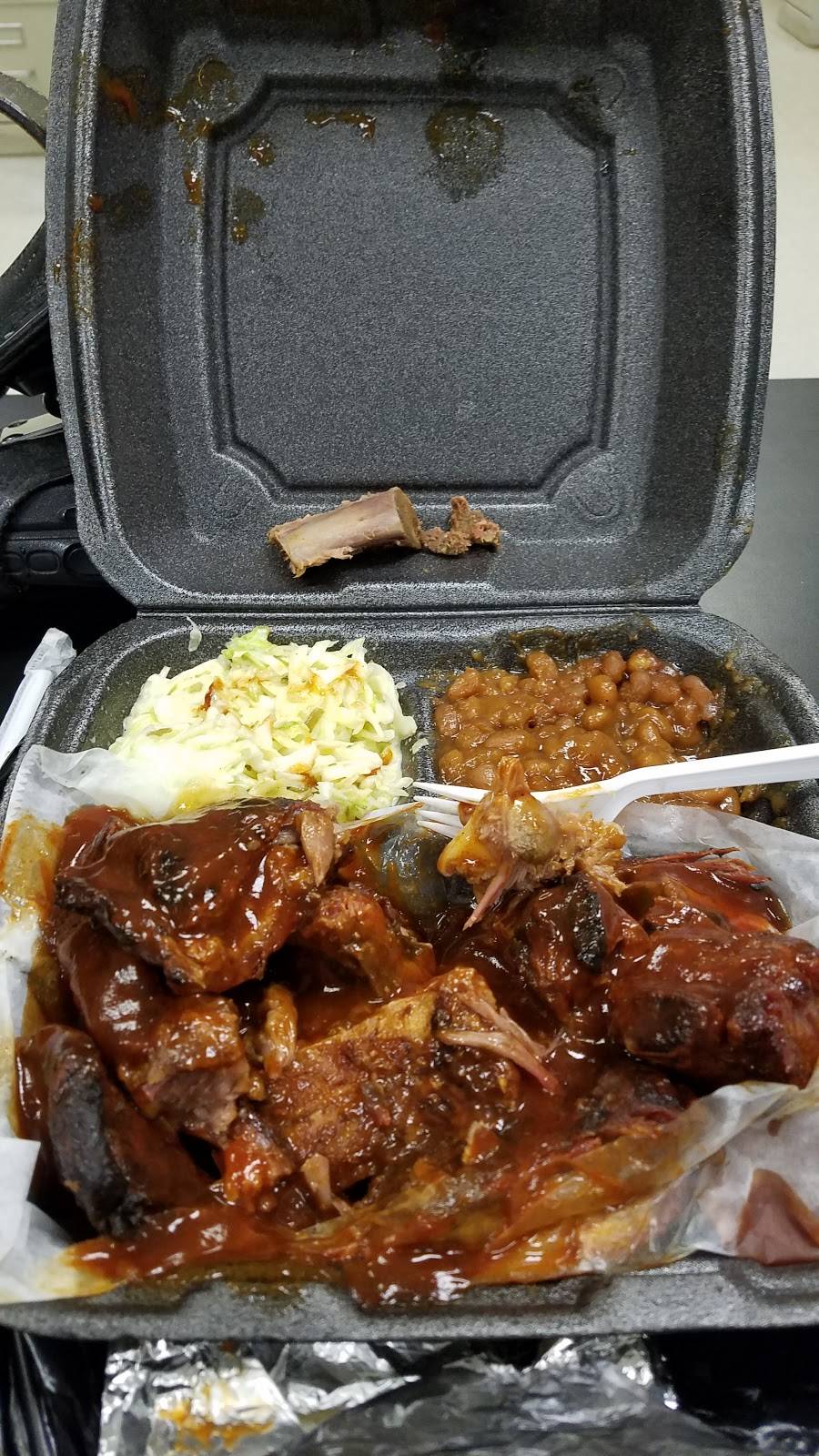 IKE & BGS RESTAURANT | restaurant | 1646 Genesee St, Buffalo, NY 14211, USA | 7168924301 OR +1 716-892-4301