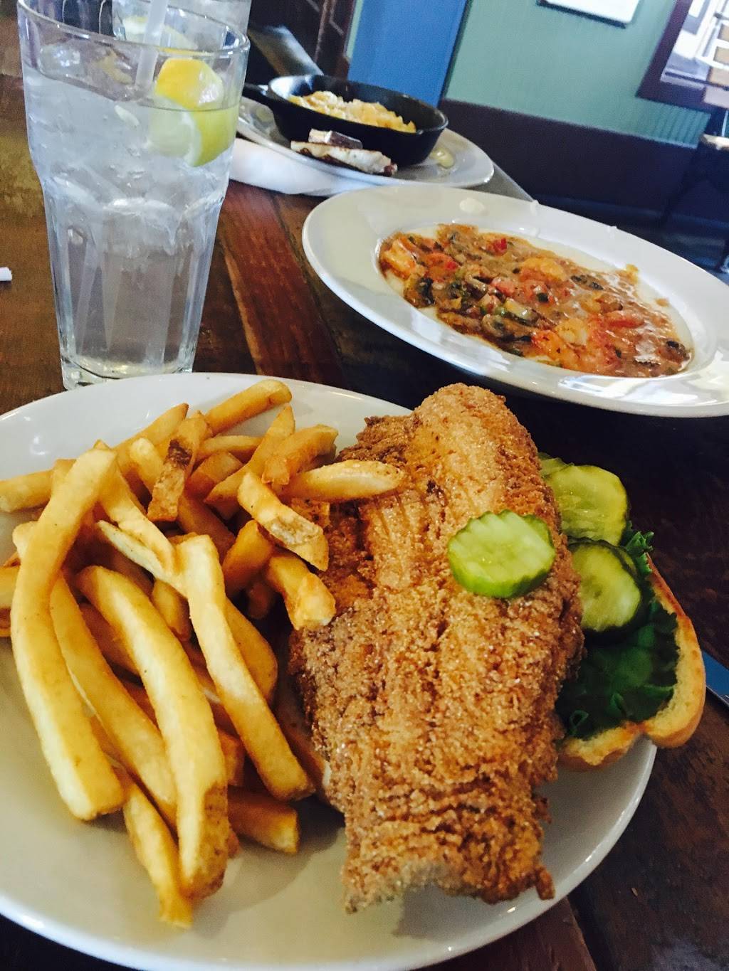 Pucketts Grocery & Restaurant - Downtown Columbia | restaurant | 15 Public Square, Columbia, TN 38401, USA | 9314904550 OR +1 931-490-4550