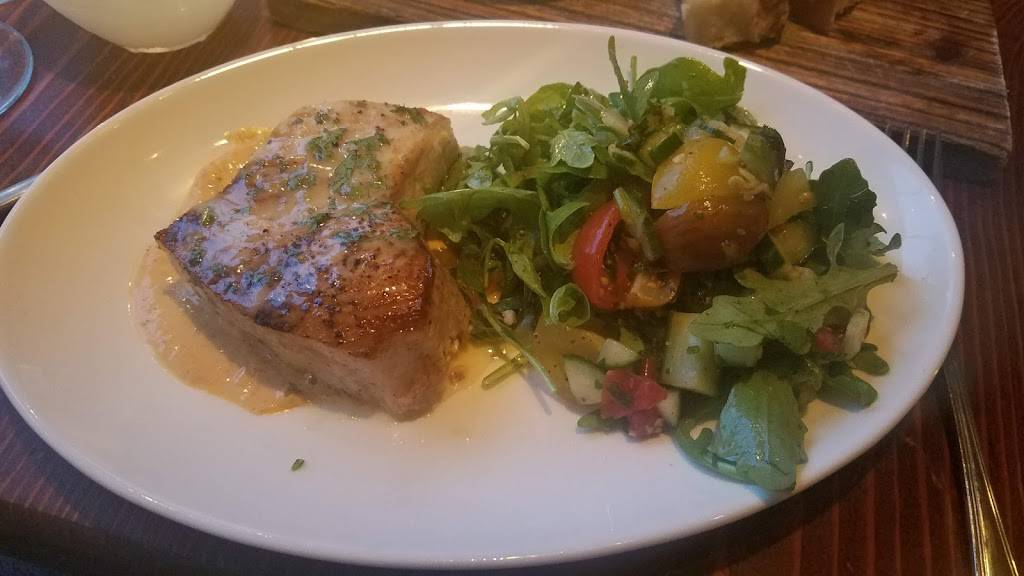 Sals Place | restaurant | 99 Commercial St, Provincetown, MA 02657, USA | 5084871279 OR +1 508-487-1279