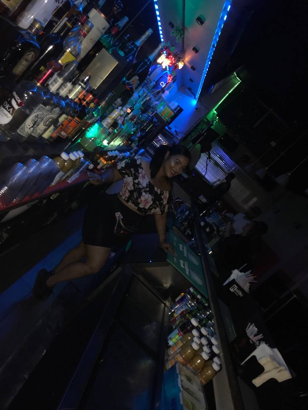 Paradise Restaurant and Bar | restaurant | 1725 Barnum Ave, Bridgeport, CT 06610, USA | 2034149260 OR +1 203-414-9260