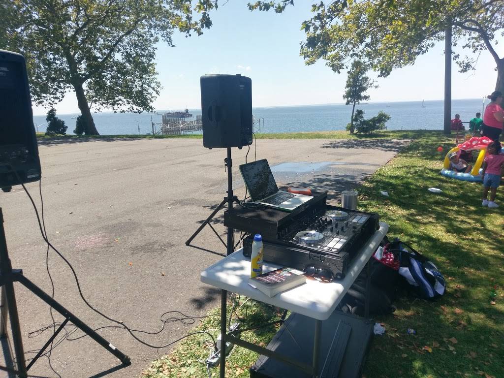 Fort Hamilton Community Club | restaurant | 207 Sterling Dr, Brooklyn, NY 11252, USA | 7187657368 OR +1 718-765-7368