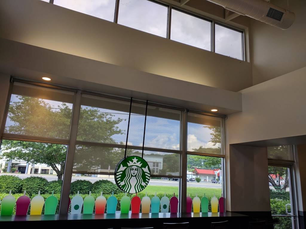 Starbucks | cafe | 646 Winfield Dunn Pkwy, Sevierville, TN 37876, USA | 8654292650 OR +1 865-429-2650